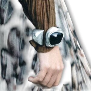 Zara Maxi Chunky Silver Tone Cowboy Bracelet with Stone NWT